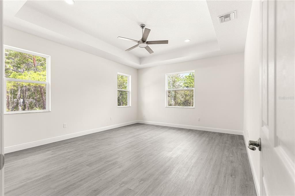 For Sale: $525,000 (4 beds, 3 baths, 2621 Square Feet)