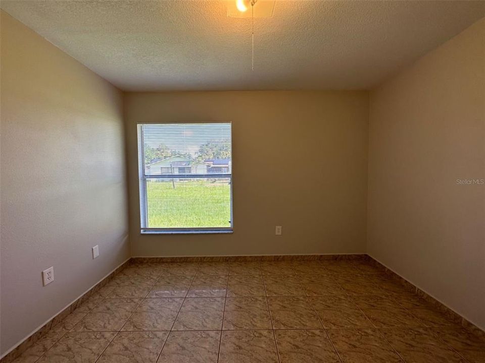 出租: $1,595 (3 贝兹, 2 浴室, 1252 平方英尺)