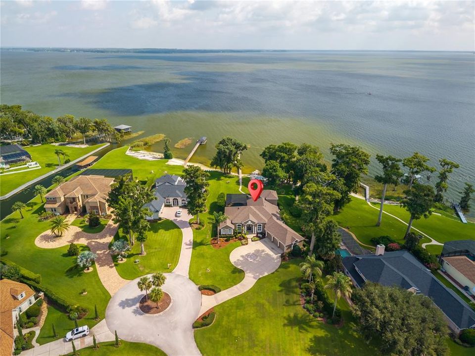 For Sale: $2,100,000 (4 beds, 3 baths, 3912 Square Feet)