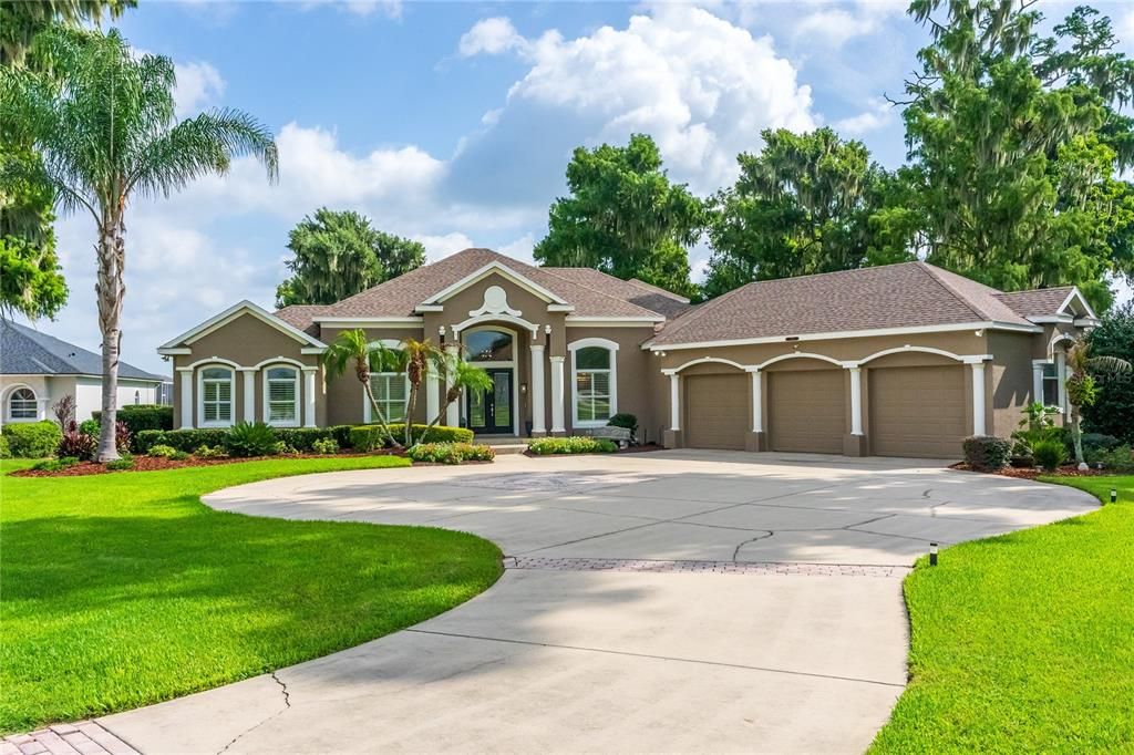 For Sale: $2,100,000 (4 beds, 3 baths, 3912 Square Feet)