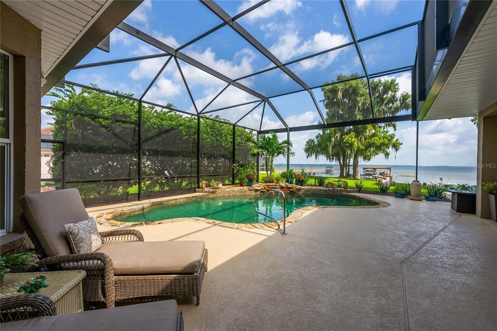 For Sale: $2,100,000 (4 beds, 3 baths, 3912 Square Feet)
