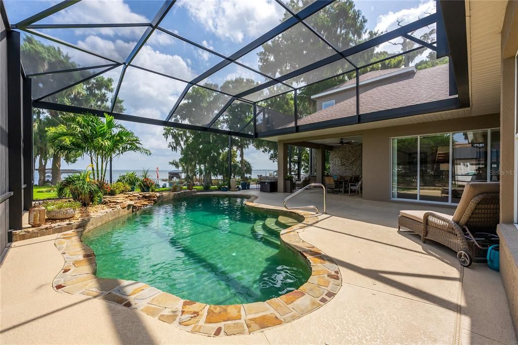 For Sale: $2,100,000 (4 beds, 3 baths, 3912 Square Feet)