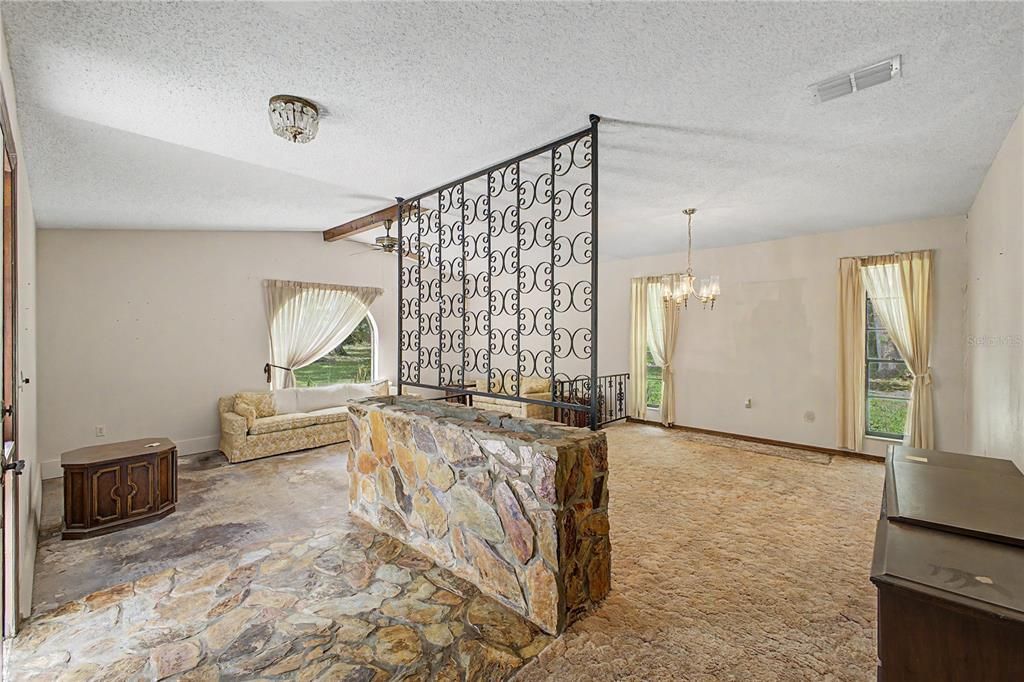 For Sale: $500,000 (3 beds, 2 baths, 1918 Square Feet)