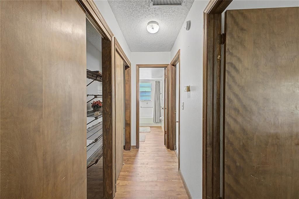 For Sale: $500,000 (3 beds, 2 baths, 1918 Square Feet)