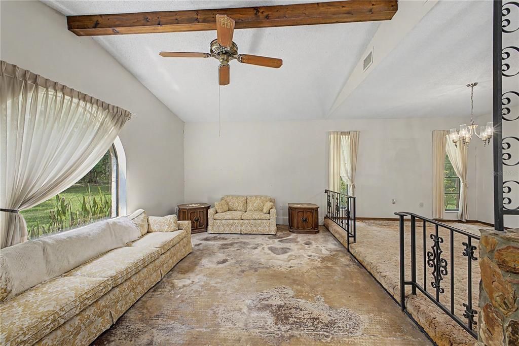 For Sale: $500,000 (3 beds, 2 baths, 1918 Square Feet)