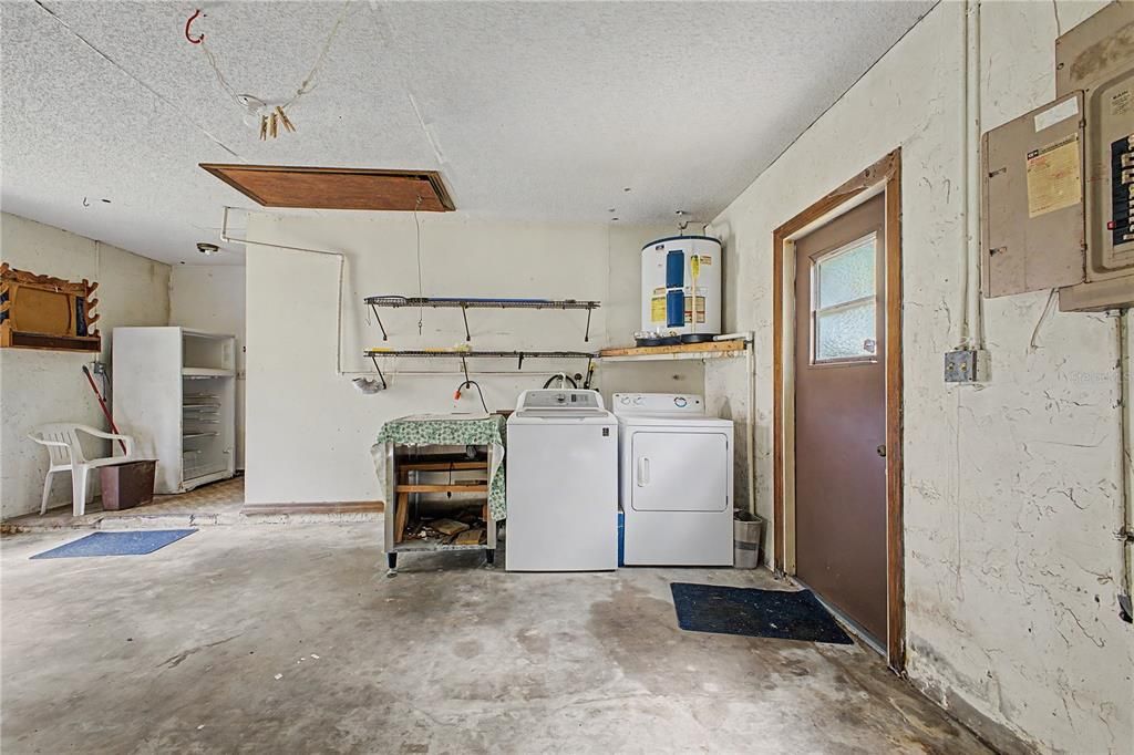 For Sale: $500,000 (3 beds, 2 baths, 1918 Square Feet)