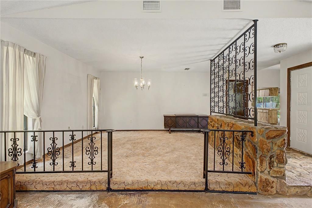 For Sale: $500,000 (3 beds, 2 baths, 1918 Square Feet)