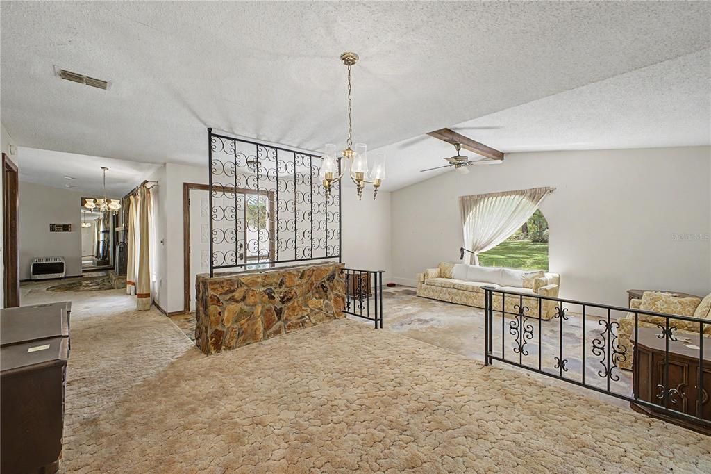 For Sale: $500,000 (3 beds, 2 baths, 1918 Square Feet)
