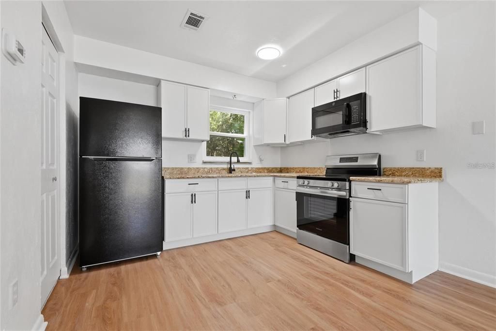 For Sale: $279,900 (0 beds, 0 baths, 1800 Square Feet)