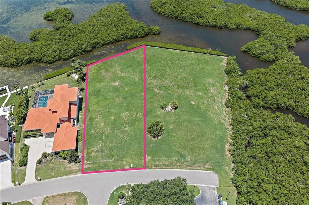 For Sale: $2,550,000 (0.70 acres)