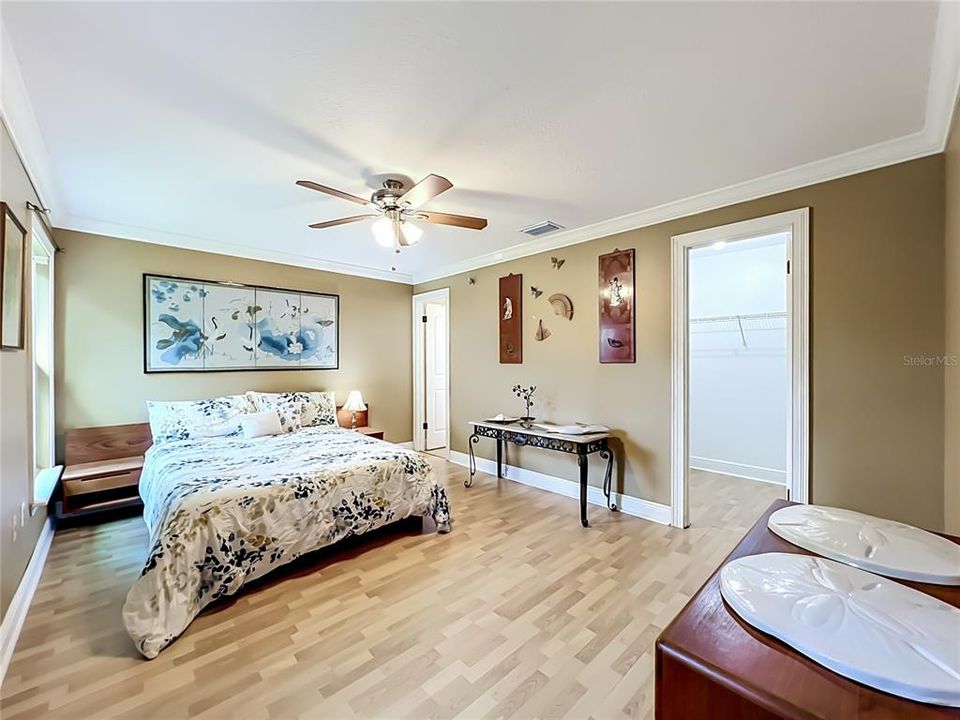 For Sale: $365,000 (3 beds, 2 baths, 1369 Square Feet)