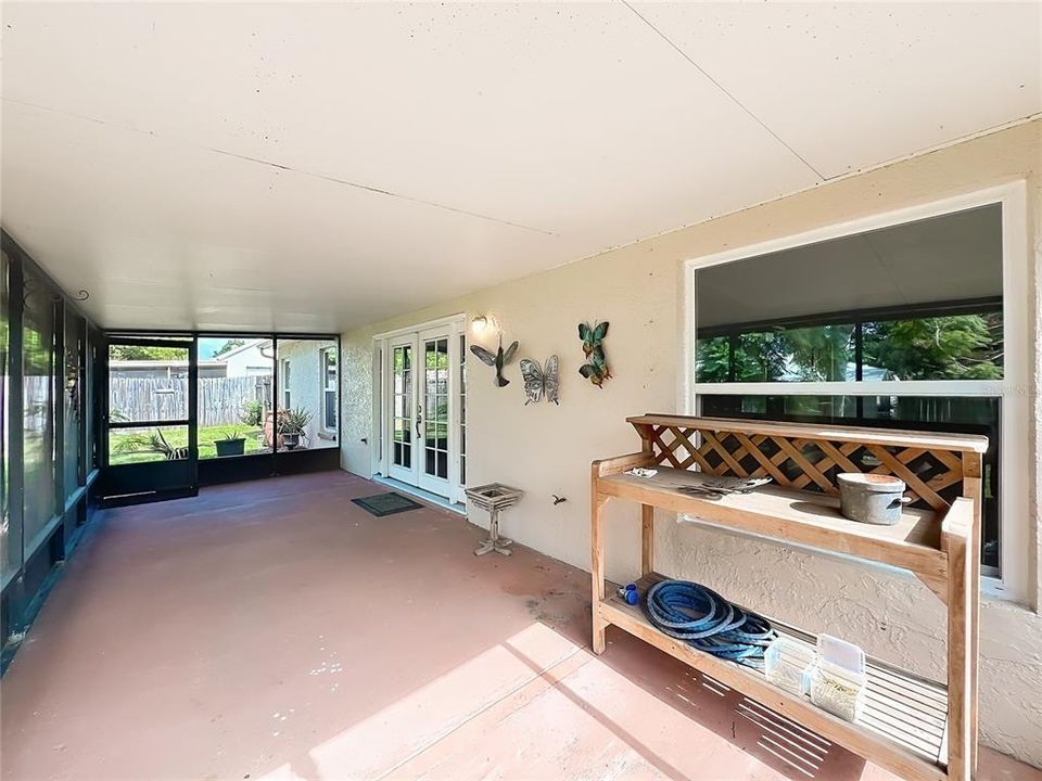 For Sale: $365,000 (3 beds, 2 baths, 1369 Square Feet)