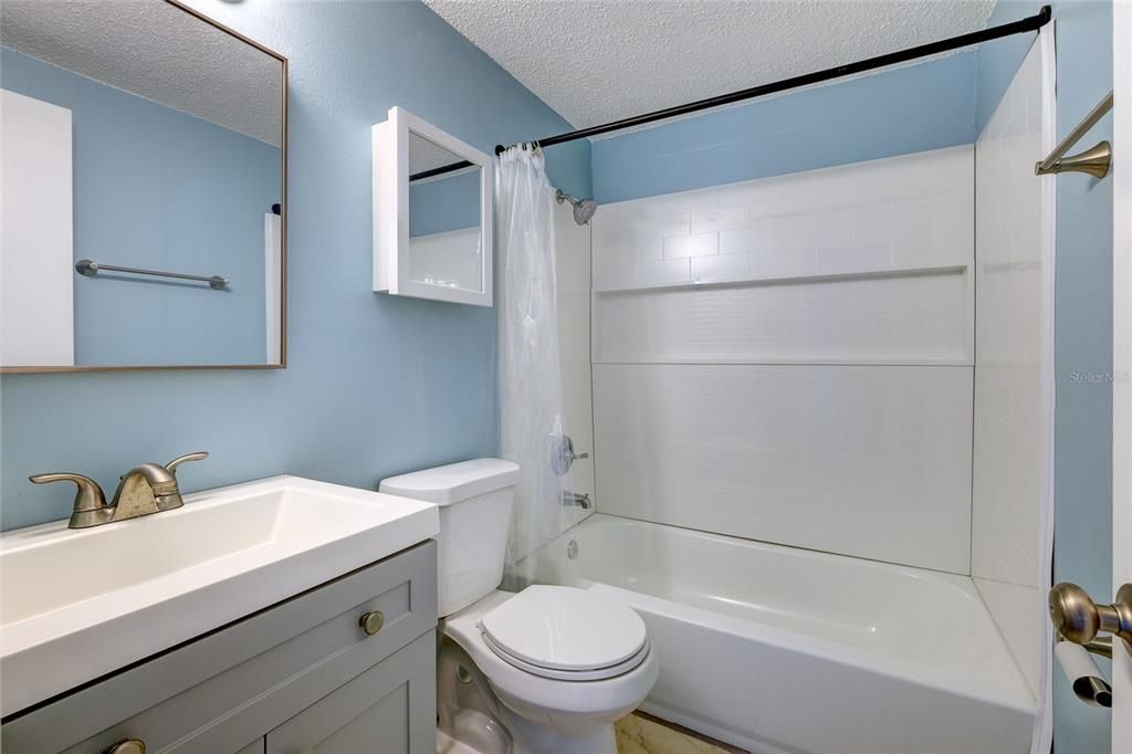 For Sale: $175,000 (2 beds, 2 baths, 1032 Square Feet)