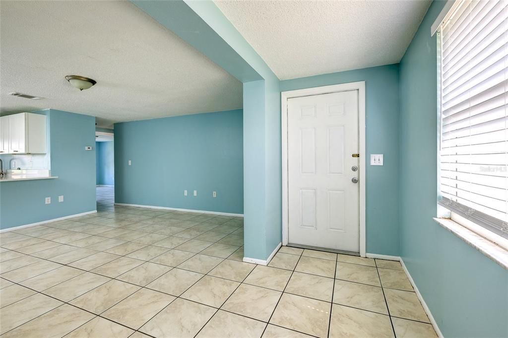 For Sale: $175,000 (2 beds, 2 baths, 1032 Square Feet)