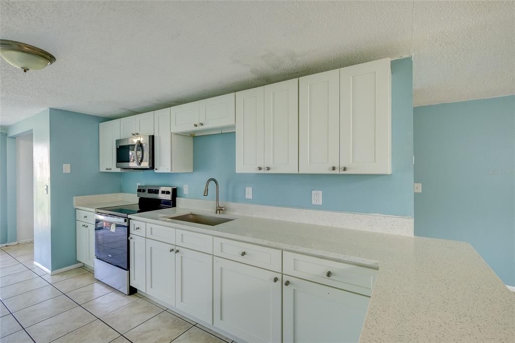 For Sale: $175,000 (2 beds, 2 baths, 1032 Square Feet)