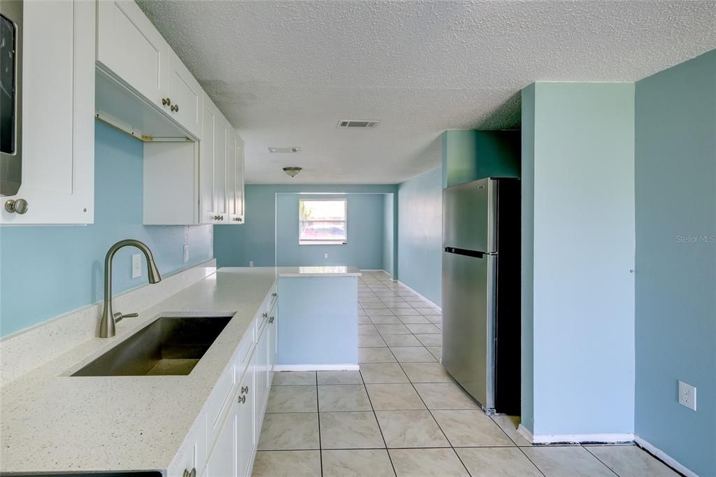For Sale: $175,000 (2 beds, 2 baths, 1032 Square Feet)