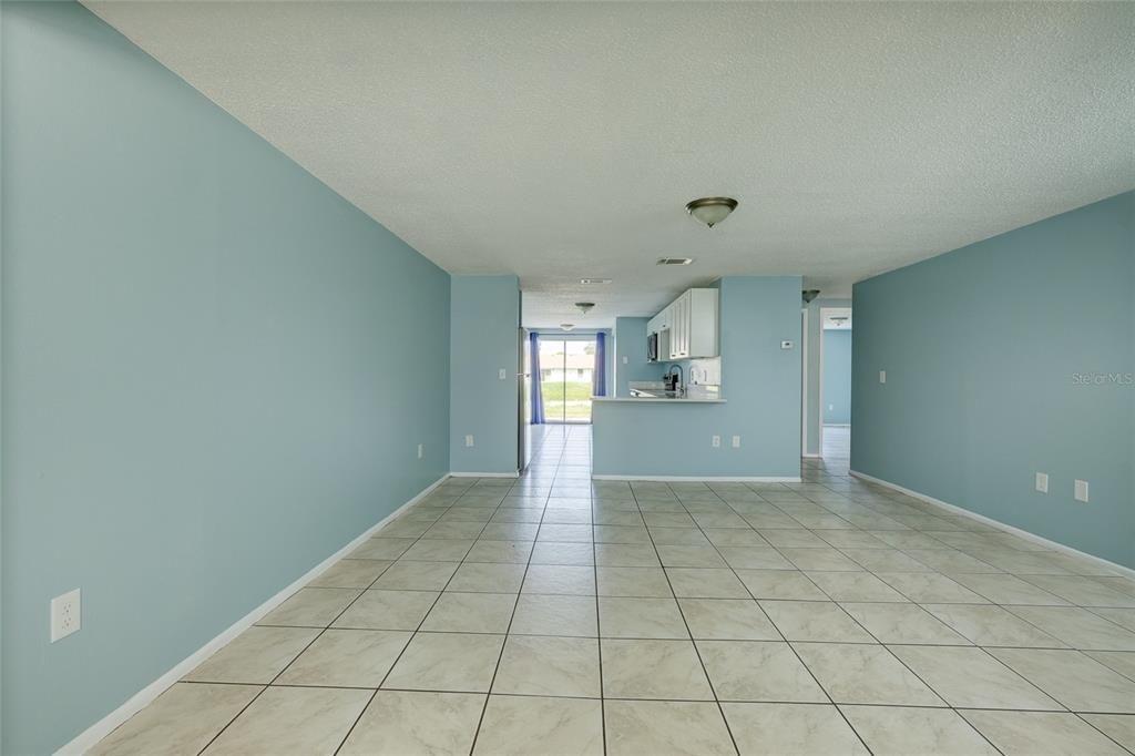 For Sale: $175,000 (2 beds, 2 baths, 1032 Square Feet)