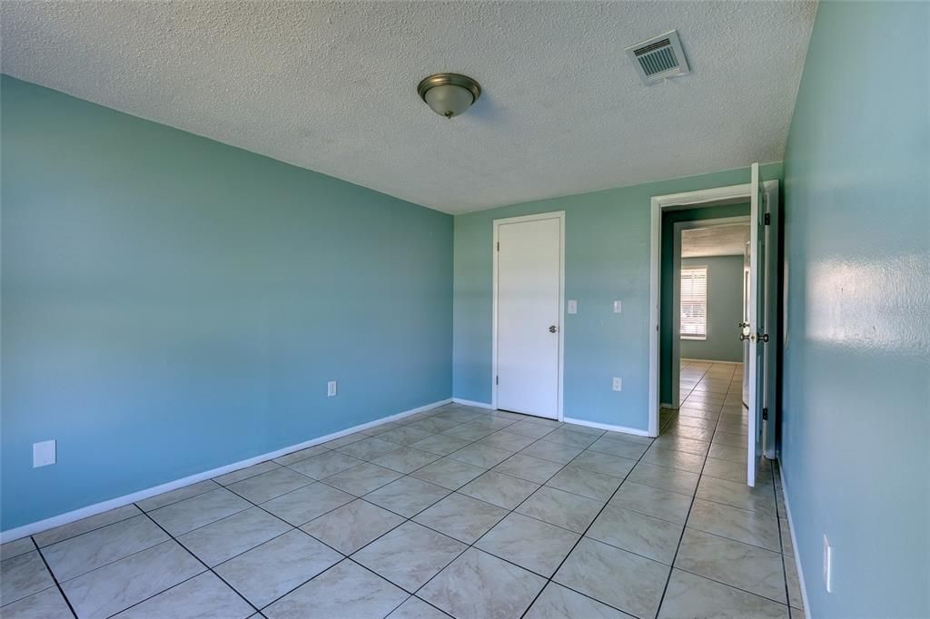 For Sale: $175,000 (2 beds, 2 baths, 1032 Square Feet)