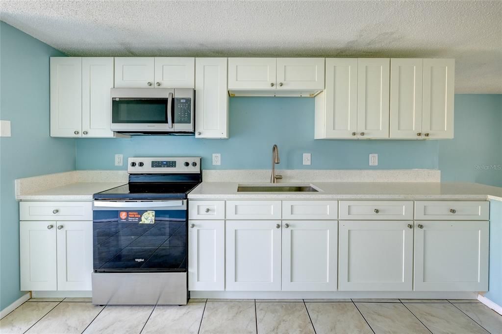 For Sale: $175,000 (2 beds, 2 baths, 1032 Square Feet)