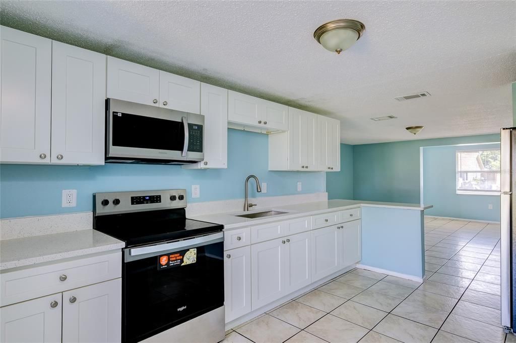 For Sale: $175,000 (2 beds, 2 baths, 1032 Square Feet)