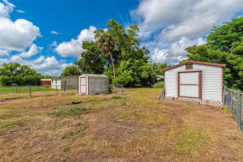 合同活跃: $300,000 (3 贝兹, 2 浴室, 1500 平方英尺)