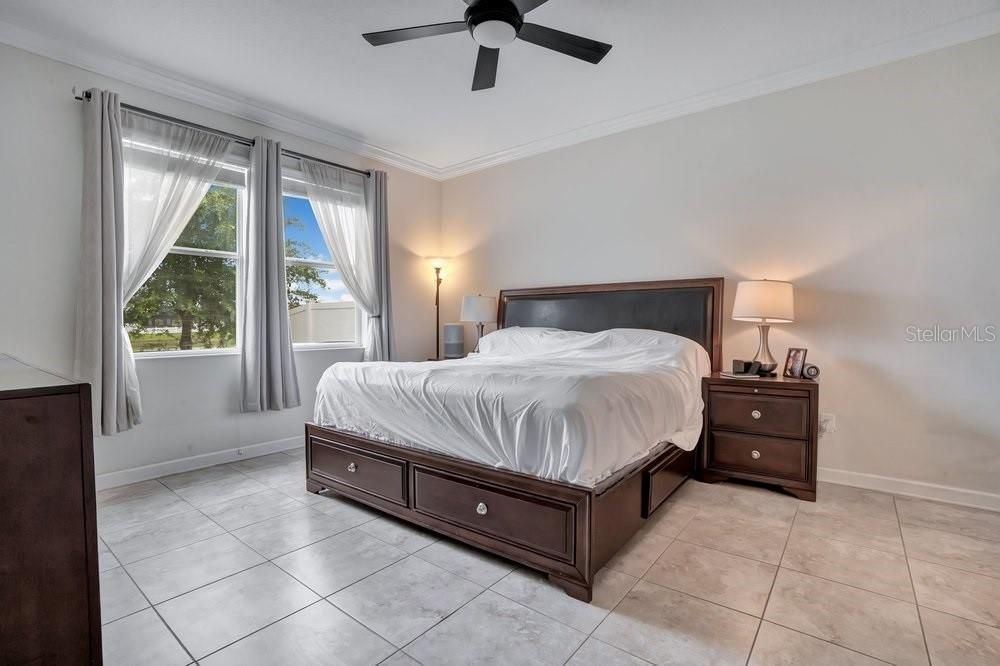 Active With Contract: $438,000 (3 beds, 2 baths, 1737 Square Feet)