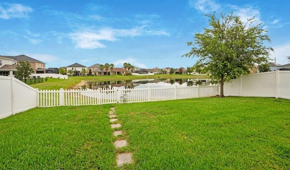 Active With Contract: $438,000 (3 beds, 2 baths, 1737 Square Feet)