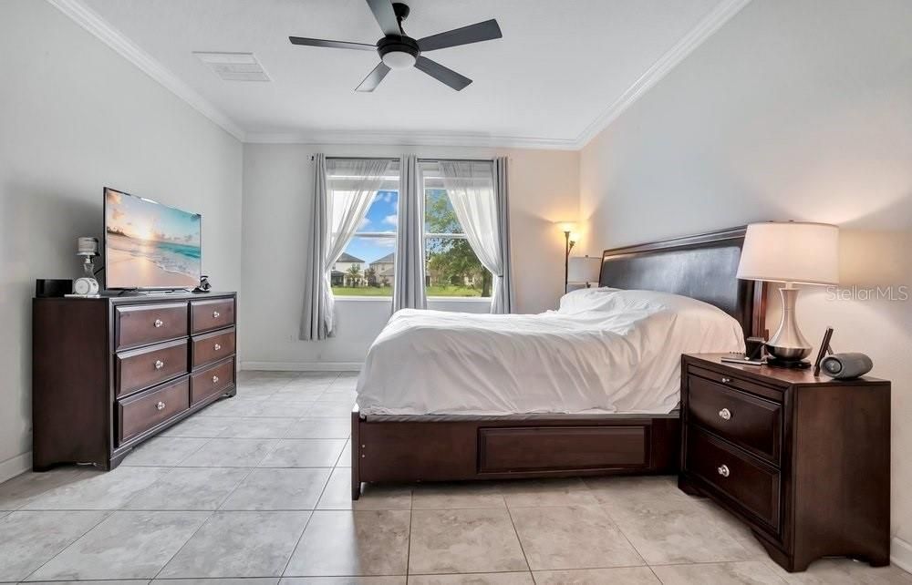 Active With Contract: $438,000 (3 beds, 2 baths, 1737 Square Feet)
