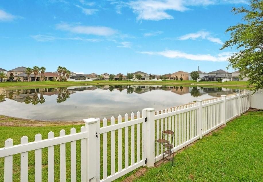 Active With Contract: $438,000 (3 beds, 2 baths, 1737 Square Feet)