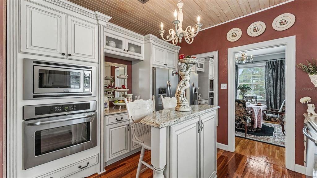 En Venta: $639,900 (3 camas, 3 baños, 1990 Pies cuadrados)