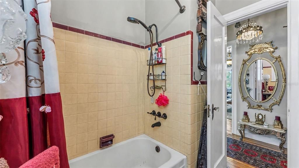 En Venta: $639,900 (3 camas, 3 baños, 1990 Pies cuadrados)