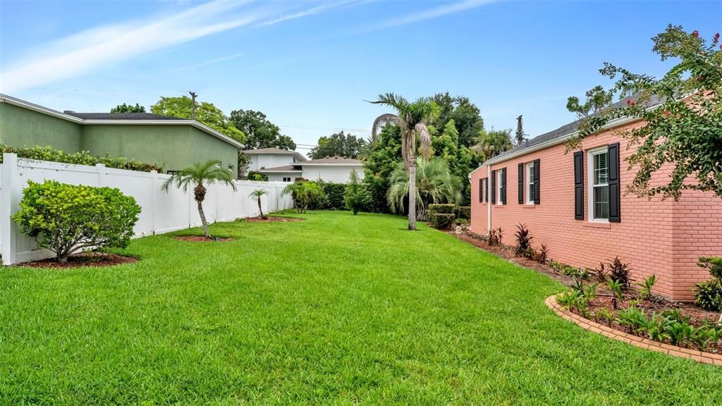 En Venta: $639,900 (3 camas, 3 baños, 1990 Pies cuadrados)