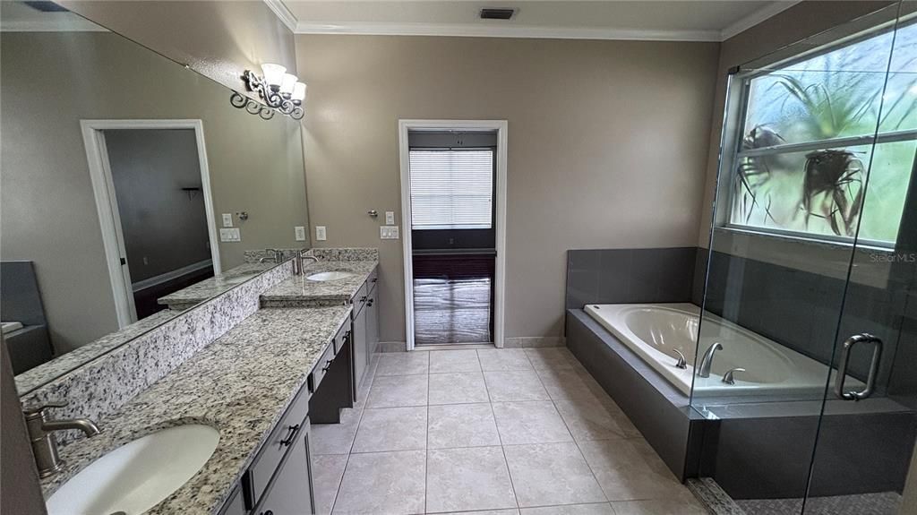 For Rent: $3,200 (3 beds, 2 baths, 2282 Square Feet)