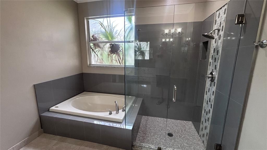 For Rent: $3,200 (3 beds, 2 baths, 2282 Square Feet)