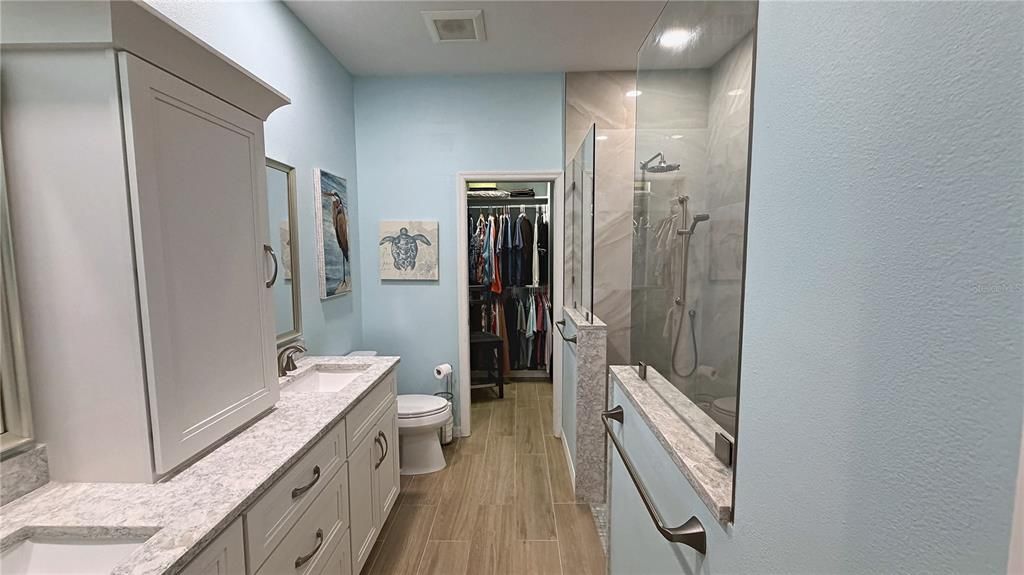 En Venta: $534,000 (3 camas, 3 baños, 2250 Pies cuadrados)