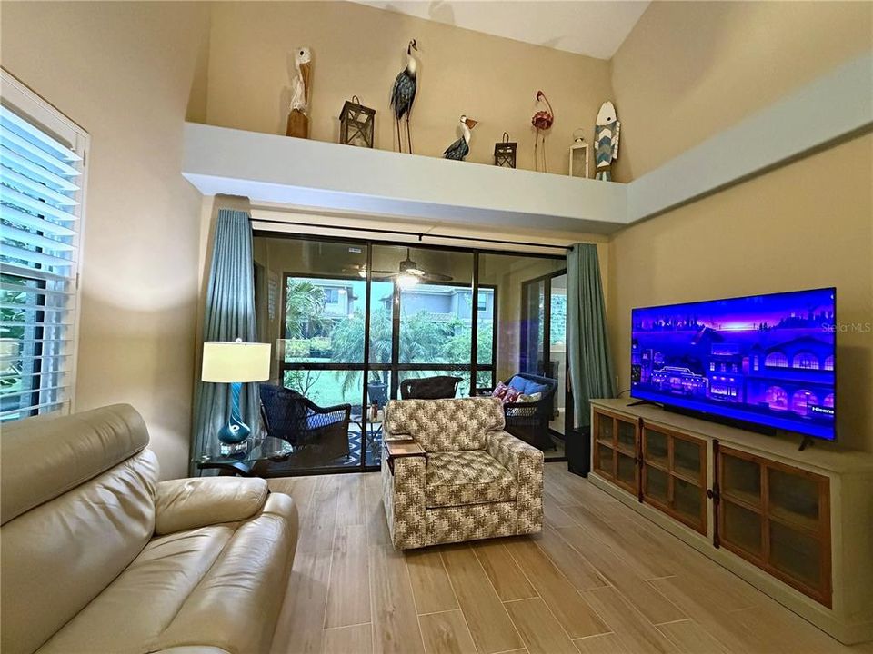 En Venta: $534,000 (3 camas, 3 baños, 2250 Pies cuadrados)