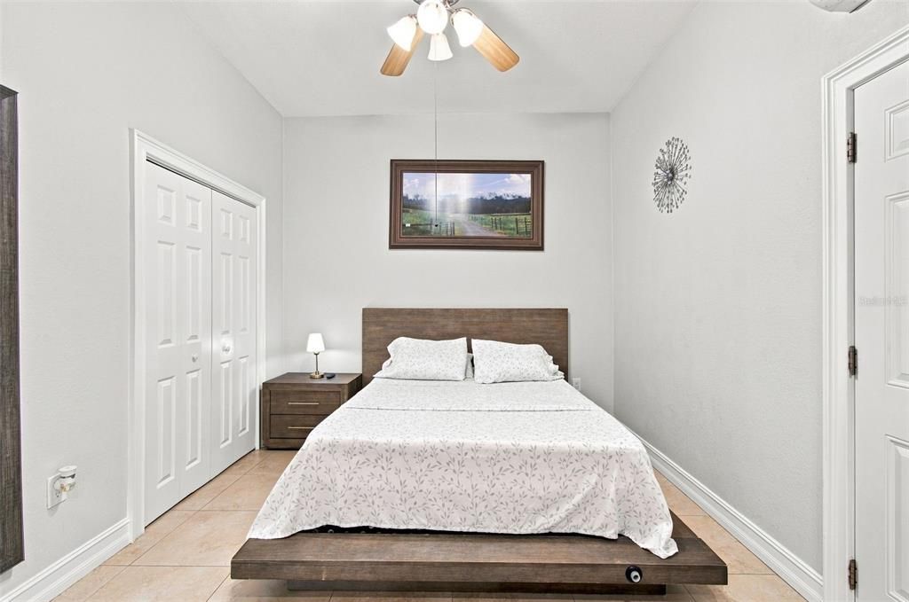 En Venta: $599,900 (4 camas, 4 baños, 2211 Pies cuadrados)