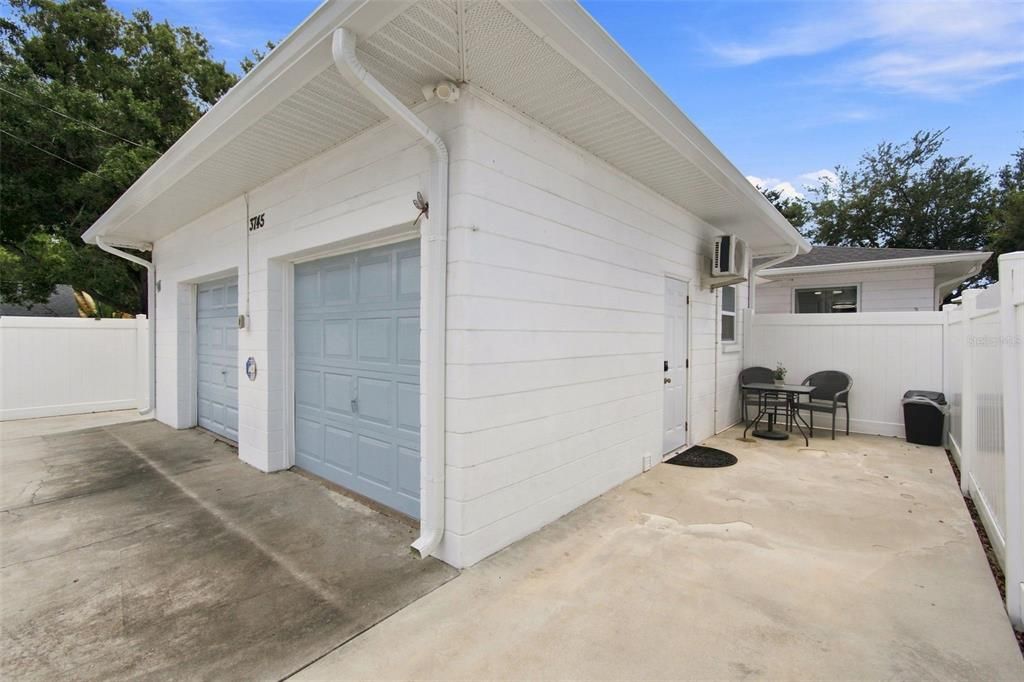 En Venta: $599,900 (4 camas, 4 baños, 2211 Pies cuadrados)