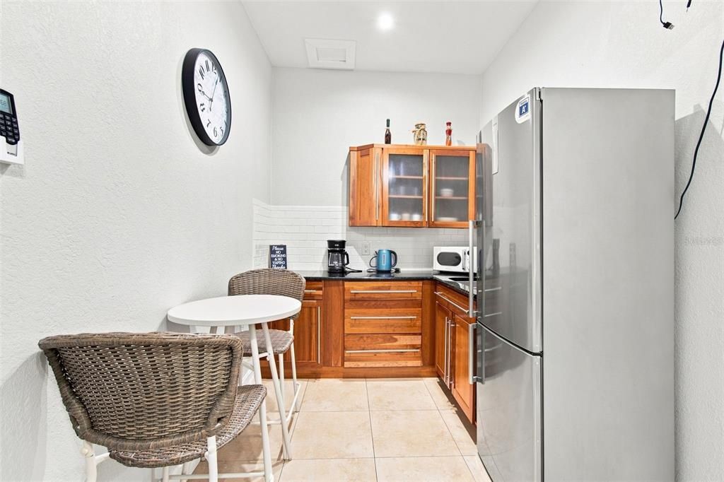 En Venta: $599,900 (4 camas, 4 baños, 2211 Pies cuadrados)