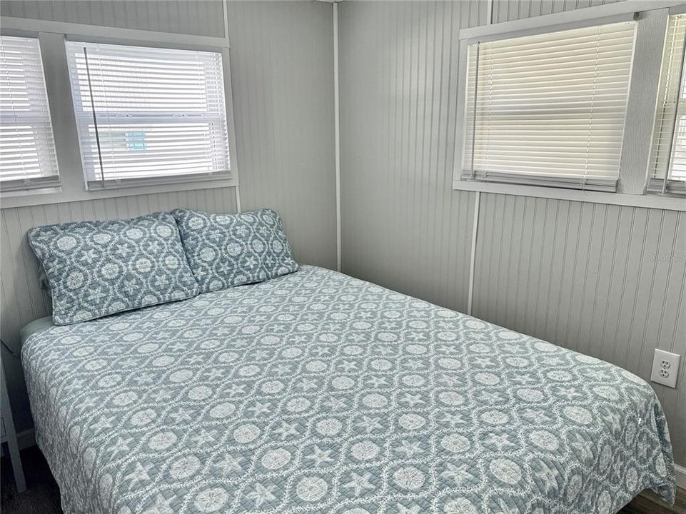 For Sale: $99,000 (2 beds, 1 baths, 794 Square Feet)