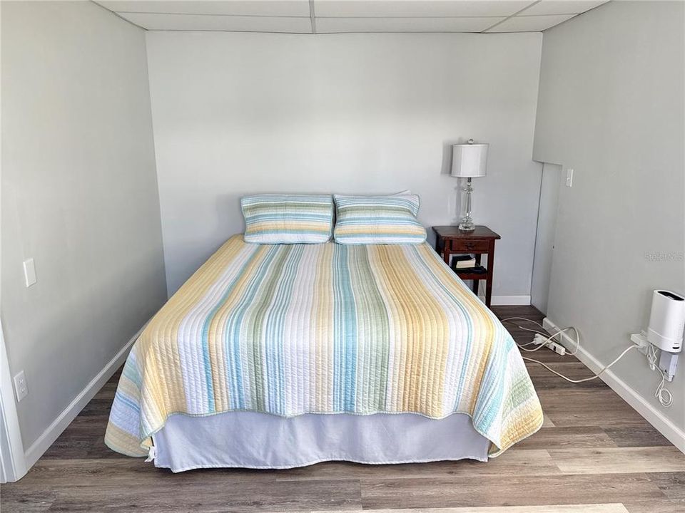 For Sale: $99,000 (2 beds, 1 baths, 794 Square Feet)