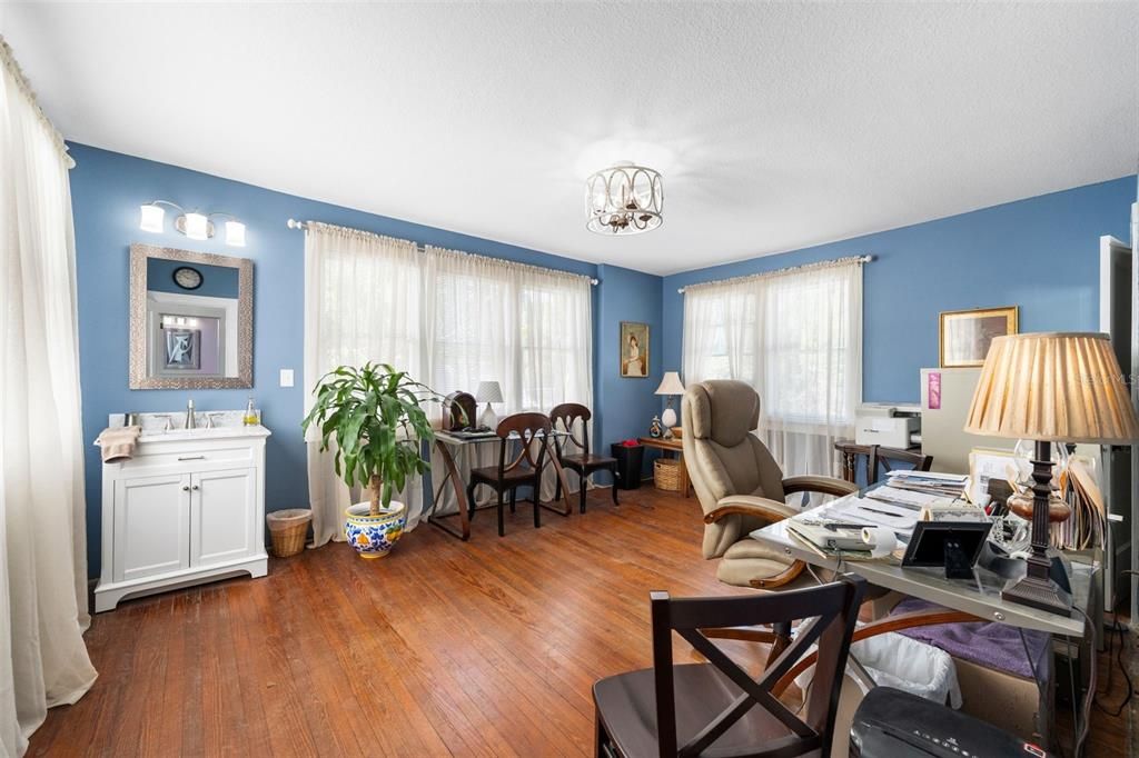 For Sale: $359,000 (4 beds, 3 baths, 2079 Square Feet)