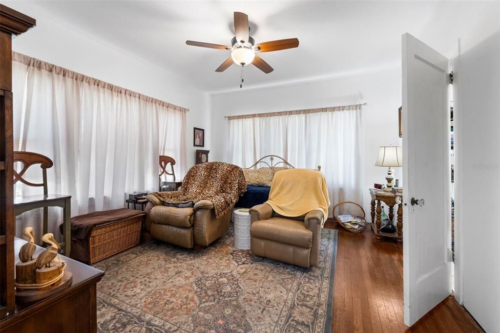 For Sale: $359,000 (4 beds, 3 baths, 2079 Square Feet)