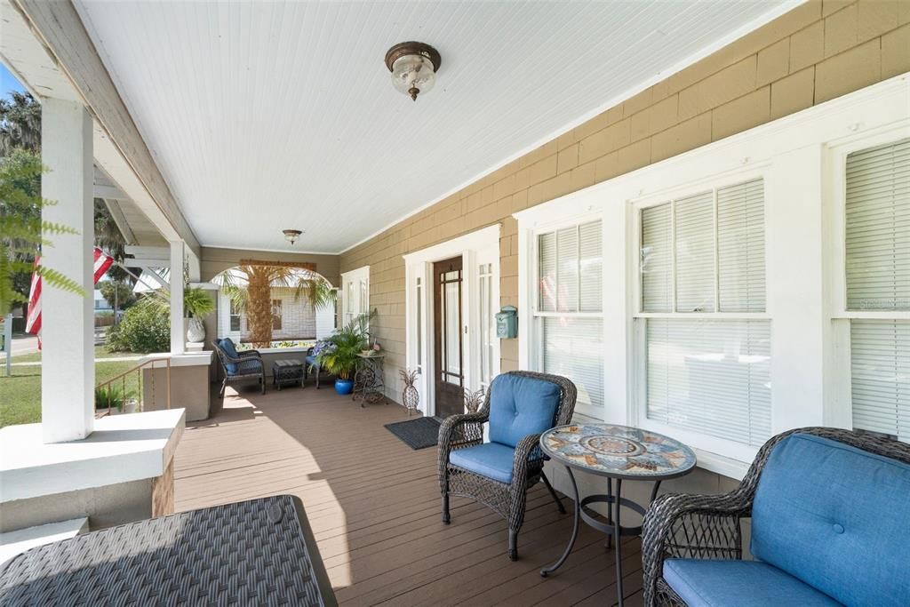 For Sale: $359,000 (4 beds, 3 baths, 2079 Square Feet)