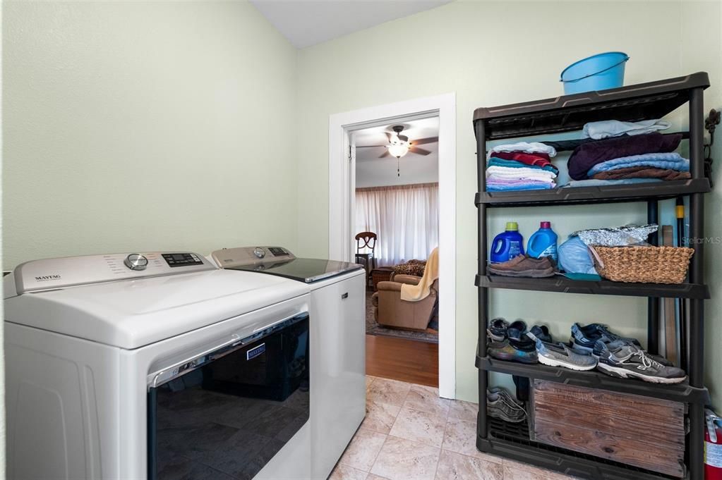 For Sale: $359,000 (4 beds, 3 baths, 2079 Square Feet)