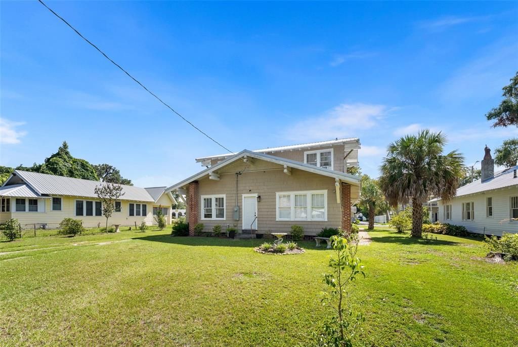 For Sale: $359,000 (4 beds, 3 baths, 2079 Square Feet)