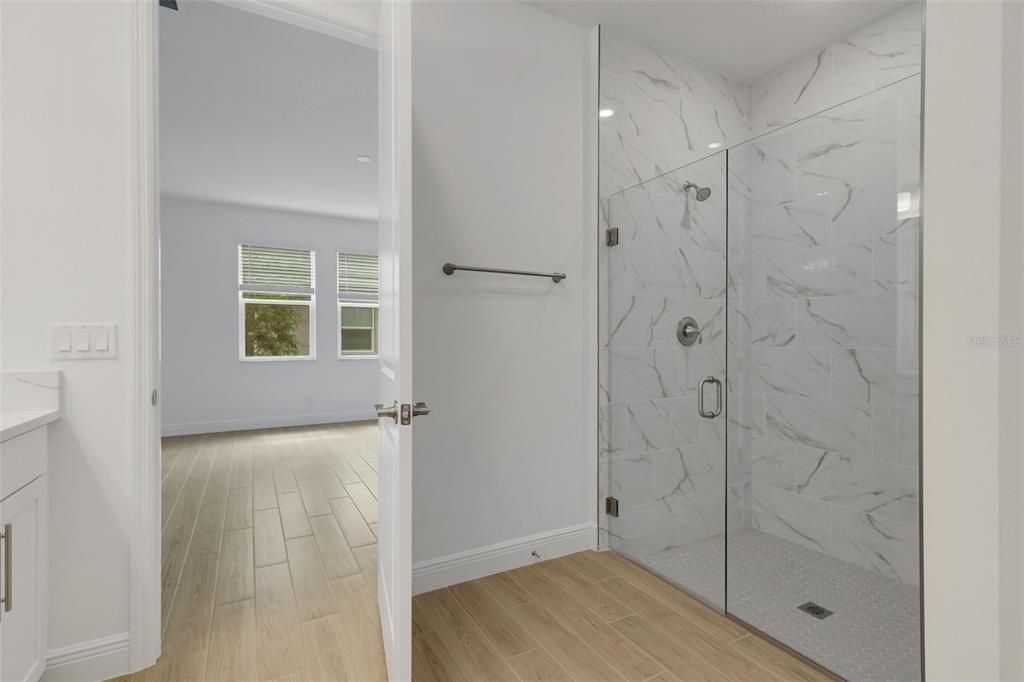 Под контрактом: $389,999 (2 спален, 2 ванн, 1671 Квадратных фут)