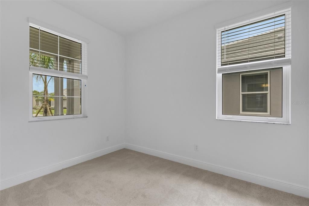 Под контрактом: $389,999 (2 спален, 2 ванн, 1671 Квадратных фут)