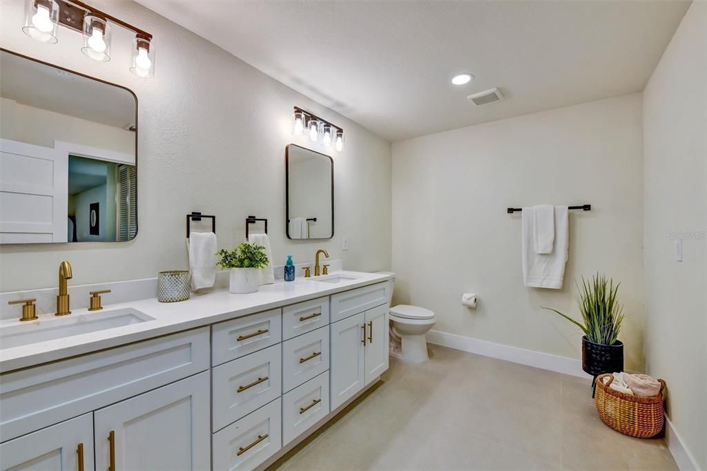 For Sale: $785,000 (4 beds, 3 baths, 2696 Square Feet)