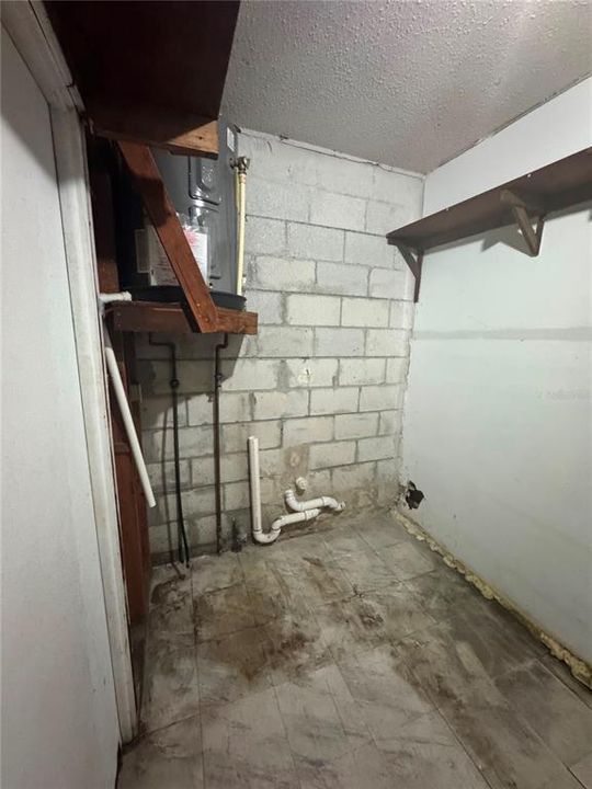 For Rent: $1,750 (2 beds, 1 baths, 850 Square Feet)